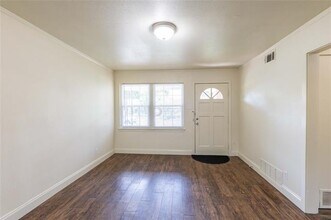 2627 Tealford Dr in Dallas, TX - Building Photo - Building Photo
