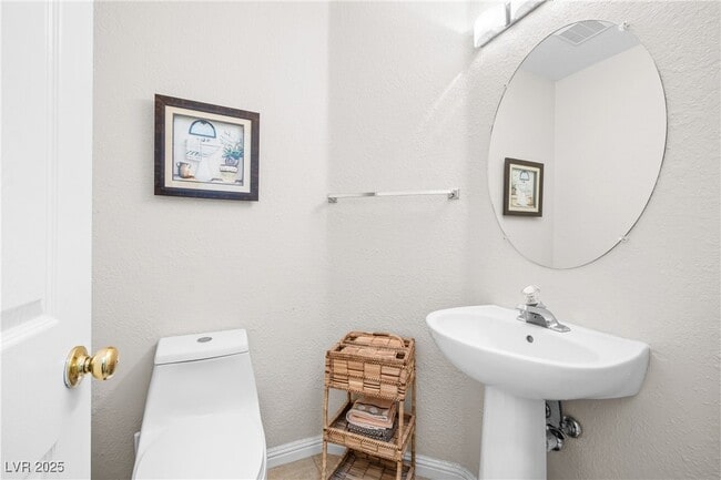 property at 708 Solitude Point Ave