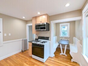 13 Kimball Rd, Unit 1 in Watertown, MA - Building Photo - Building Photo