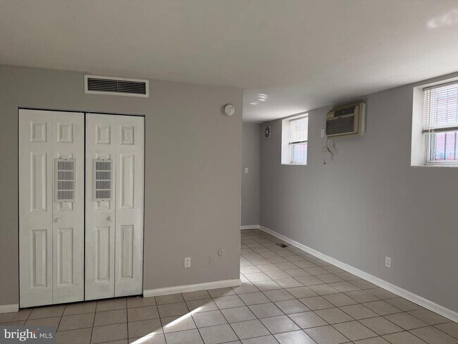 5711 Erdrick St in Philadelphia, PA - Building Photo - Building Photo