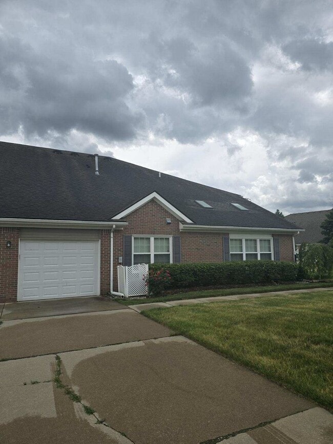 12656 Barnwell Dr in Belleville, MI - Building Photo - Building Photo