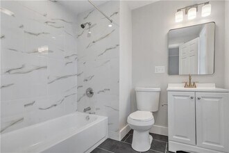 382 Orms St in Providence, RI - Building Photo - Building Photo