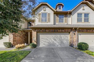 8335 Hawthorn Vly Ln in Houston, TX - Building Photo