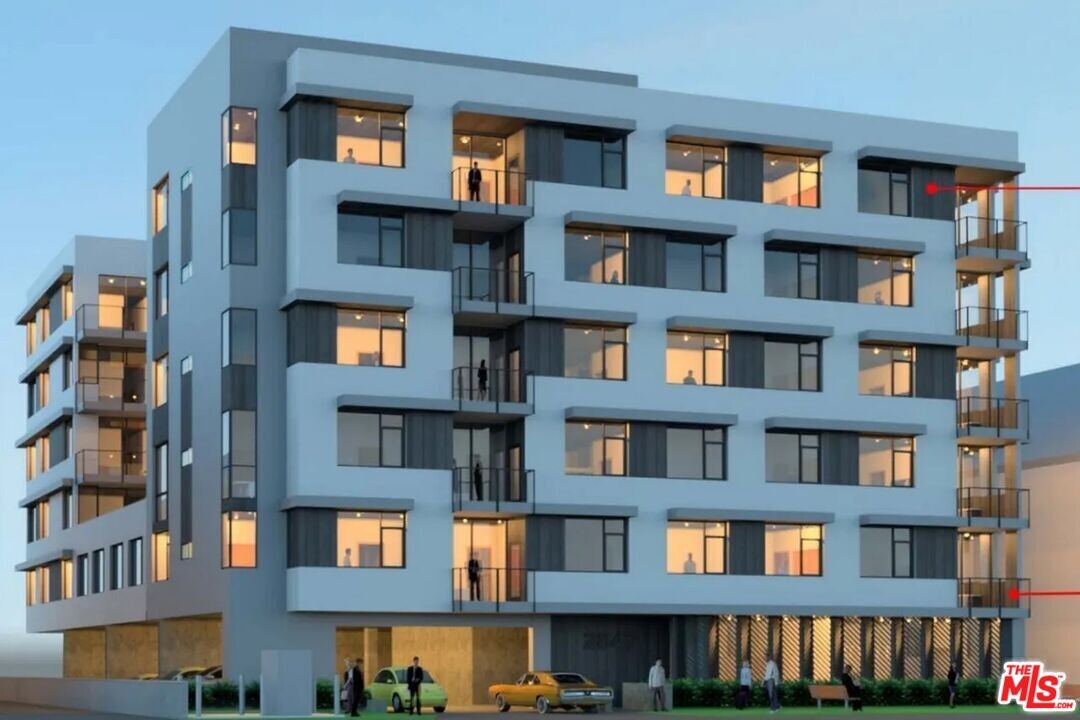 2847 Leeward Ave in Los Angeles, CA - Building Photo
