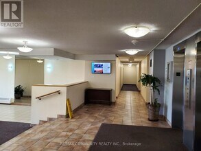 10 Tapscott Rd in Toronto, ON - Building Photo - Building Photo