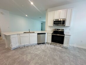 1359 Peach Crk Dr in Osteen, FL - Building Photo - Building Photo