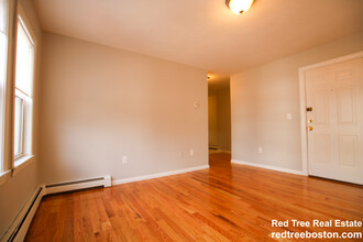 29 Colborne Rd, Unit 3 in Boston, MA - Building Photo - Building Photo