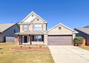 2007 Boatswain Dr in Hampton, GA - Building Photo