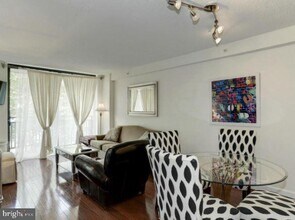 3401 38th St NW in Washington, DC - Building Photo - Building Photo