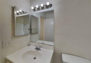 2747 Condor Creek Ln in Ontario, CA - Building Photo - Building Photo