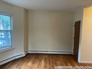 54 S Huntington Ave, Unit 1 in Boston, MA - Building Photo - Building Photo