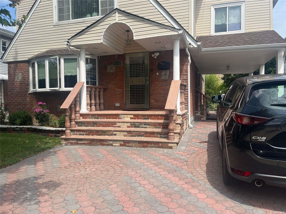 61-47 Bell Blvd-Unit -2 in Queens, NY - Building Photo