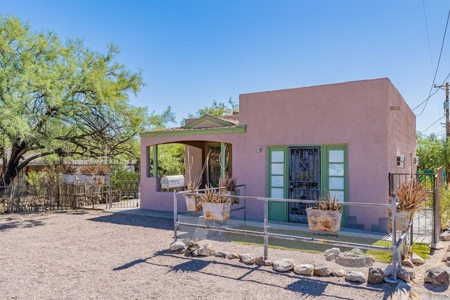 1926 N Fremont Ave in Tucson, AZ - Building Photo - Building Photo