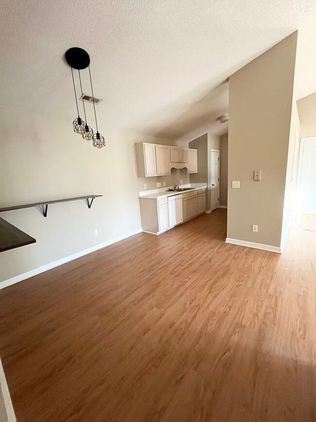 7135 W Friendly Ave, Unit G in Greensboro, NC - Building Photo - Building Photo