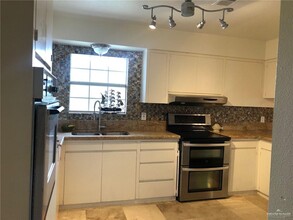 400 Jackson Ave W in McAllen, TX - Building Photo - Building Photo