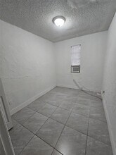 626 NW 22nd Rd in Fort Lauderdale, FL - Building Photo - Building Photo