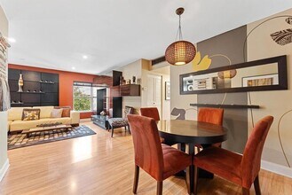 2451 SW 82nd Ave, Unit 310 in Davie, FL - Foto de edificio - Building Photo