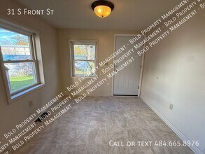 31 S Front St in Womelsdorf, PA - Building Photo - Building Photo