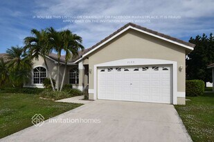 7178 Catalina Isle Dr in Lake Worth Beach, FL - Building Photo
