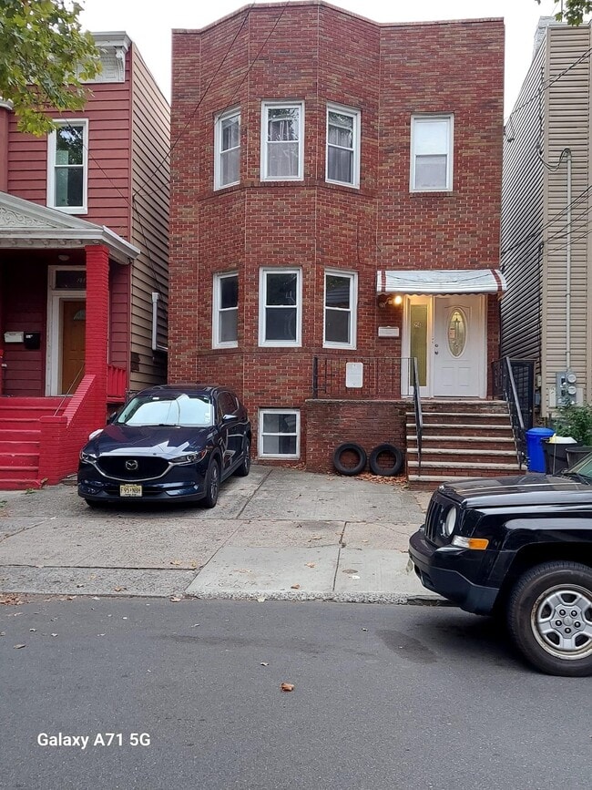 256 Bowers St