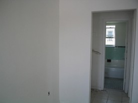 1190 NW 67th St in Miami, FL - Building Photo