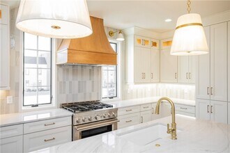 4111 S Champions Dr in Rogers, AR - Building Photo - Building Photo