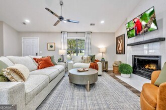 1440 Glynn Oaks Dr SW in Marietta, GA - Building Photo - Building Photo