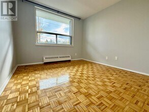 363 Lakeshore Rd E in Mississauga, ON - Building Photo - Building Photo