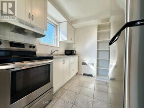 36 Wood Glen Rd in Toronto, ON - Building Photo - Building Photo