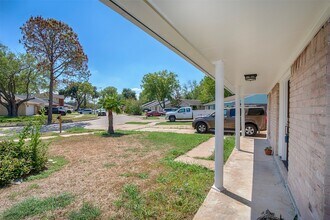 8903 Kirkmont Dr in Houston, TX - Building Photo - Building Photo