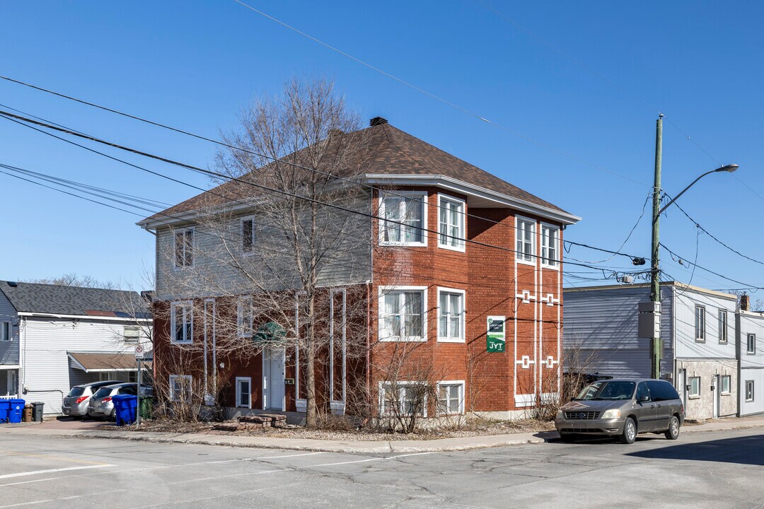 21 Saint-Étienne St in Gatineau, QC - Building Photo