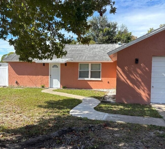15827 Adobe Dr in Hudson, FL - Building Photo - Building Photo
