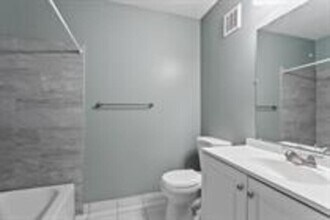 3 NW O'Brien Rd in Lee's Summit, MO - Building Photo - Building Photo