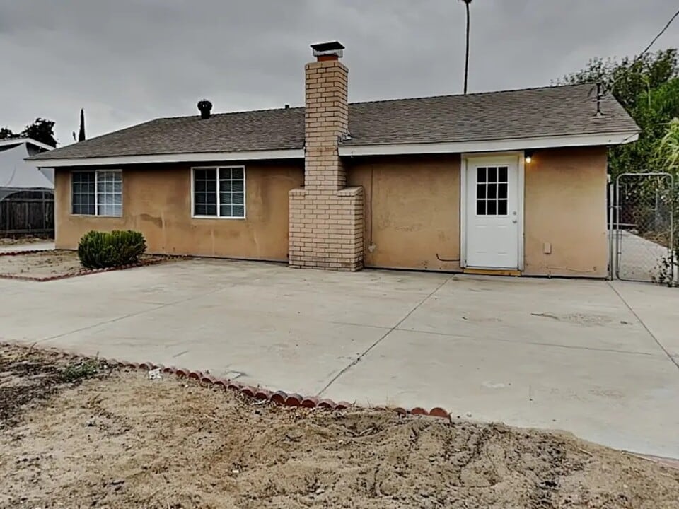 4037 Hale St in Riverside, CA - Building Photo