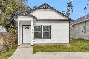 16706 E Hammon in Montgomery, TX - Building Photo