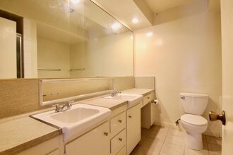 1538 N Martel Ave in Los Angeles, CA - Building Photo - Building Photo