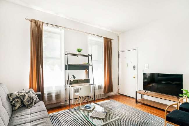 240 E 26th St in New York, NY - Building Photo - Building Photo