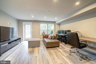 9263 Wood Violet Ct in Fairfax, VA - Building Photo - Building Photo