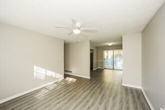 6868 Maddox Rd in Morrow, GA - Building Photo - Building Photo