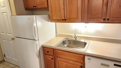918 S Logan St, Unit 202 in Denver, CO - Building Photo - Building Photo