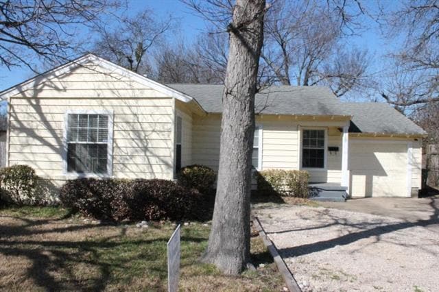 property at 1109 Parkway Dr