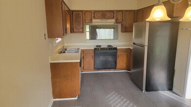 2271 Hometown Dr in Memphis, TN - Building Photo - Building Photo
