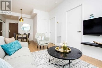 115 McMahon Dr in Toronto, ON - Building Photo - Building Photo