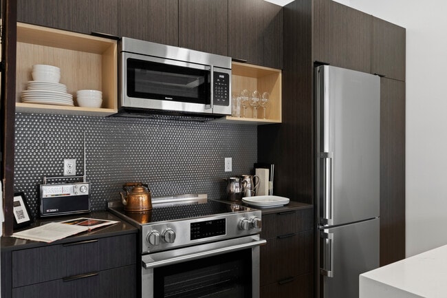 z-053025-Seattle Quilt Building