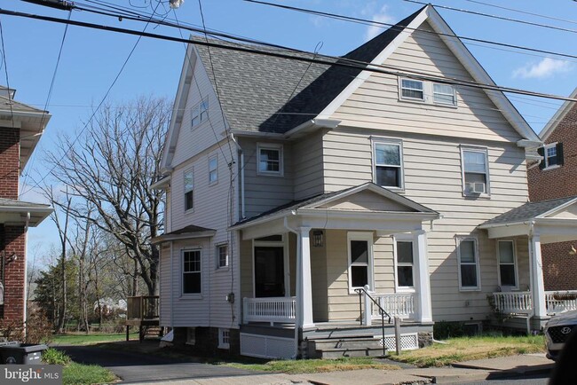 property at 1105 W Broad St