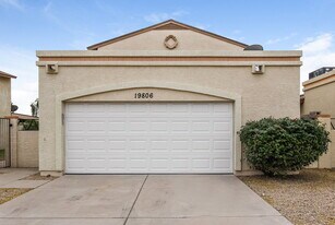 19806 N 48th Dr in Glendale, AZ - Building Photo