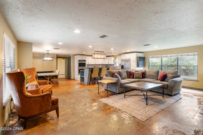 4003 Hurt St in Panama City Beach, FL - Building Photo - Building Photo