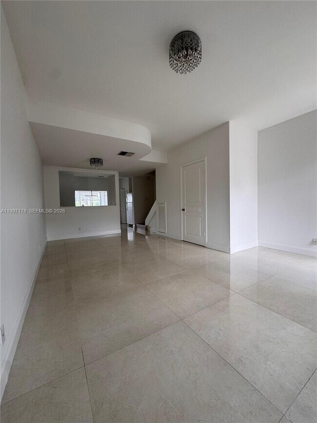 16747 Hemingway Dr in Weston, FL - Building Photo - Building Photo