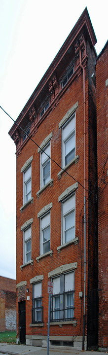 1329 Republic St in Cincinnati, OH - Building Photo