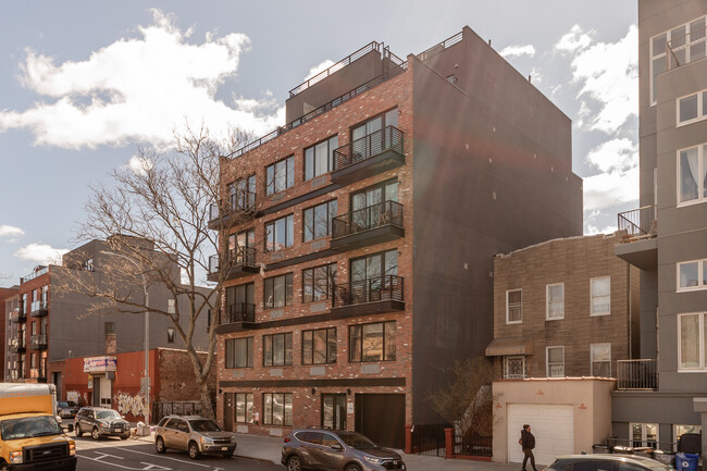 806 Dekalb Ave in Brooklyn, NY - Foto de edificio - Building Photo